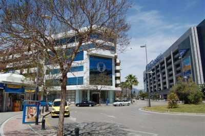 3 Bedroom Middle Floor Apartment in Puerto Banús - Image 3