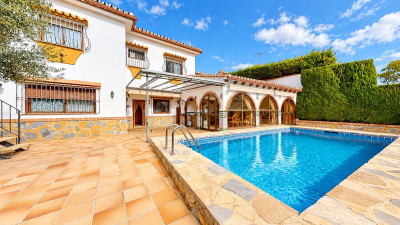 7 Bedroom Detached Villa in Benalmadena - Image 1