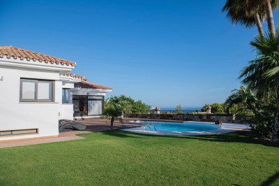 4 Bedroom Detached Villa in Benalmadena