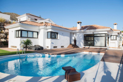 4 Bedroom Detached Villa in Benalmadena - Image 4