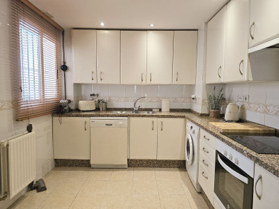 3 Bedroom Middle Floor Apartment in Guadalmina Alta - Image 5