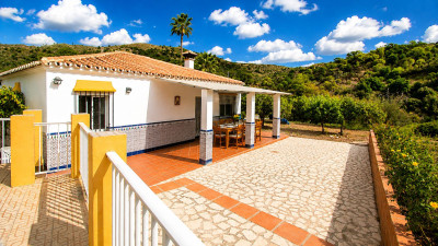 3 Bedroom Finca - Cortijo in Estepona - Image 2