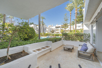 1 Bedroom Ground Floor Apartment in The Golden Mile