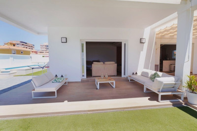 4 Bedroom Detached Villa in Manilva - Image 3