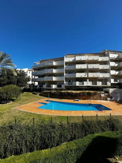 3 Bedroom Middle Floor Apartment in Elviria