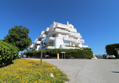 3 Bedroom Middle Floor Apartment in Guadalmina Alta - Image 1