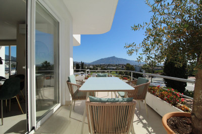3 Bedroom Middle Floor Apartment in Guadalmina Alta - Image 5