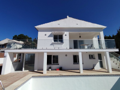5 Bedroom Detached Villa in Benalmadena - Image 2