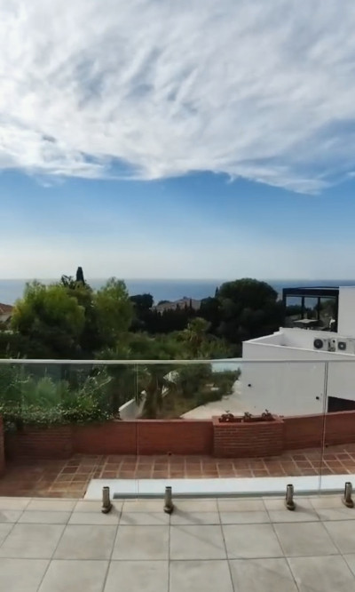 5 Bedroom Detached Villa in Benalmadena - Image 5