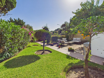 4 Bedroom Detached Villa in Estepona - Image 3