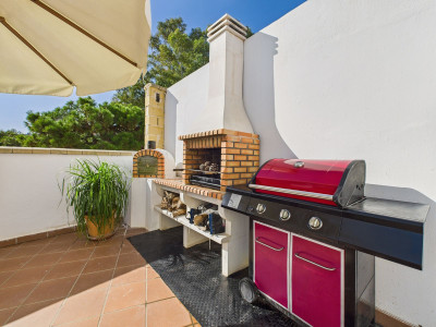 4 Bedroom Detached Villa in Estepona - Image 5