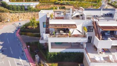 3 Bedroom Penthouse in Istán - Image 5