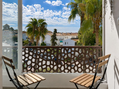 2 Bedroom Middle Floor Apartment in Nueva Andalucía - Image 1