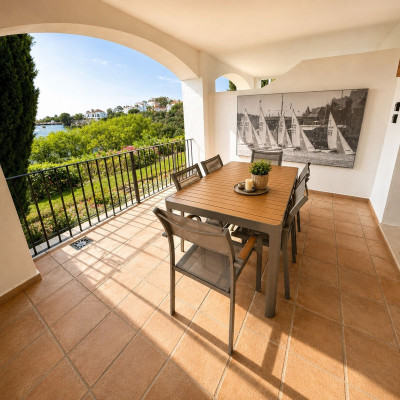 2 Bedroom Ground Floor Apartment in Benahavís - Image 2