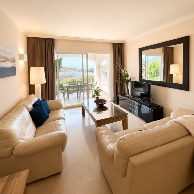 2 Bedroom Ground Floor Apartment in Benahavís - Image 4