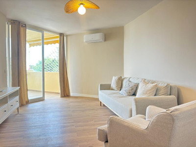 2 Bedroom Middle Floor Apartment in Marbella - Image 3
