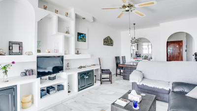 2 Bedroom Middle Floor Apartment in El Chaparral - Image 4