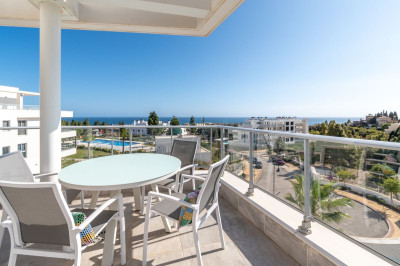 3 Bedroom Middle Floor Apartment in Mijas Costa - Image 1