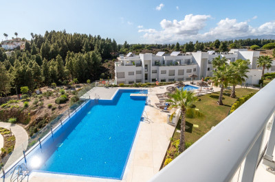 3 Bedroom Middle Floor Apartment in Mijas Costa - Image 4