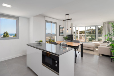 3 Bedroom Middle Floor Apartment in Mijas Costa - Image 5