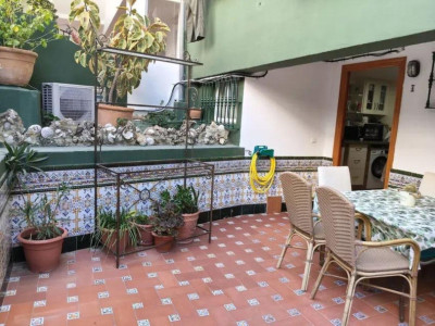 1 Bedroom Middle Floor Apartment in Torreguadiaro - Image 2
