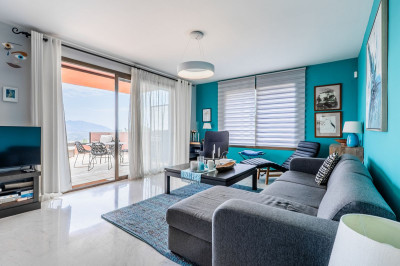 2 Bedroom Middle Floor Apartment in La Mairena - Image 1