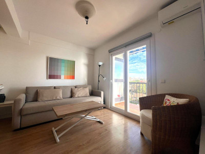 1 Bedroom Middle Floor Apartment in Calahonda - Image 2