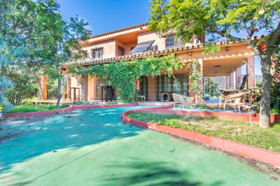5 Bedroom Detached Villa in Mijas - Image 1