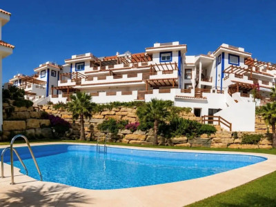 3 Bedroom Penthouse Duplex in La Duquesa - Image 1