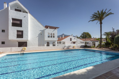 3 Bedroom Middle Floor Apartment in Nueva Andalucía - Image 4