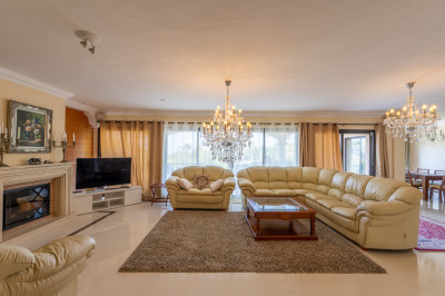 8 Bedroom Detached Villa in Benahavís - Image 5
