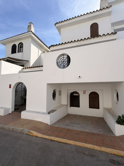 3 Bedroom Townhouse in Cancelada - Image 3