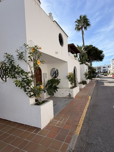 3 Bedroom Townhouse in Cancelada - Image 4