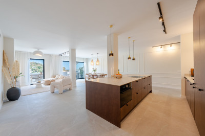 3 Bedroom Middle Floor Apartment in La Quinta - Image 4