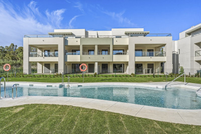 3 Bedroom Middle Floor Apartment in Casares Playa