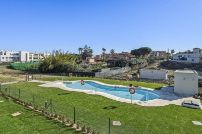 3 Bedroom Middle Floor Apartment in Casares Playa - Image 5