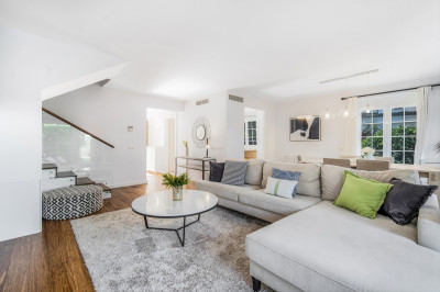 4 Bedroom Townhouse in The Golden Mile - Image 2