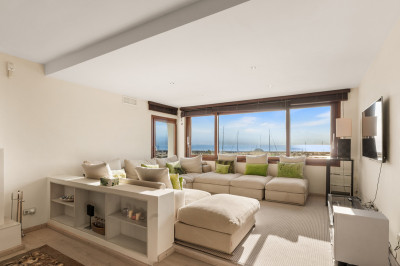 2 Bedroom Middle Floor Apartment in Puerto Banús - Image 2