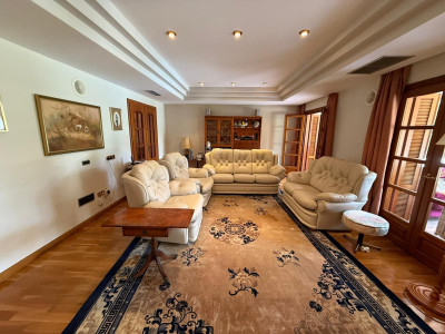 5 Bedroom Detached Villa in Nueva Andalucía - Image 3