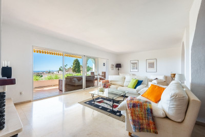 2 Bedroom Townhouse in El Paraiso - Image 2