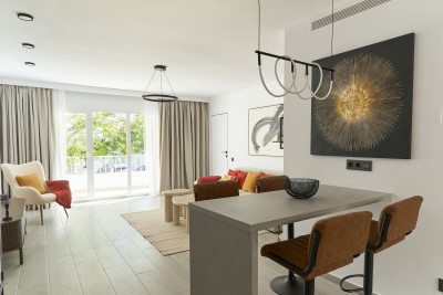 2 Bedroom Middle Floor Apartment in Nueva Andalucía - Image 2