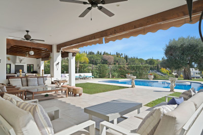 7 Bedroom Detached Villa in Nueva Andalucía - Image 2