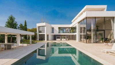 6 Bedroom Detached Villa in Los Flamingos - Image 1