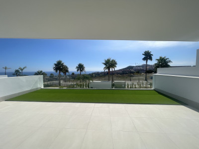 2 Bedroom Ground Floor Apartment in Manilva - Image 2