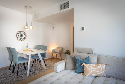 2 Bedroom Middle Floor Apartment in Estepona - Image 5
