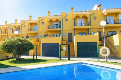 3 Bedroom Townhouse in Manilva - Image 1