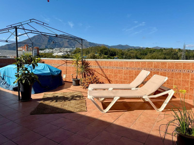 4 Bedroom Penthouse in Estepona - Image 3