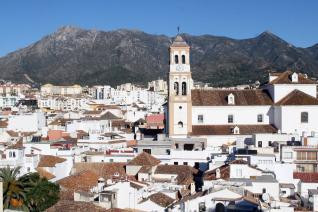 6 Bedroom Townhouse in Marbella - Image 2