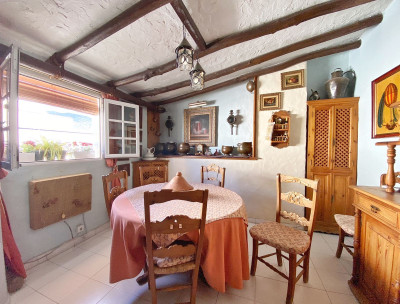 6 Bedroom Townhouse in Marbella - Image 3