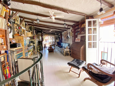 6 Bedroom Townhouse in Marbella - Image 4